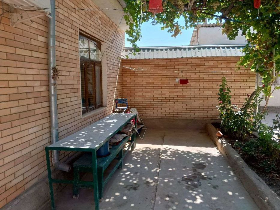 Общий двор учаскадай килинган + гараж хам бор алохида