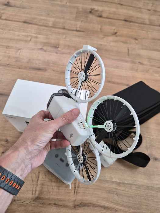 Продам дрон DJI FLIP