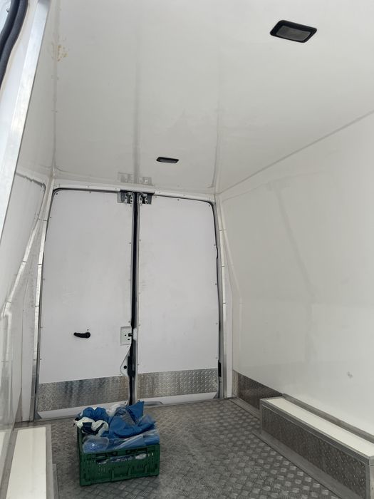 Minim 1 luna!!!!! Inchiriez Duba frigorifica +- congelat sarcina utila 1000kg. Minim 10 zile!