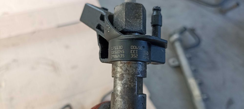injector volkswagen crafter 2.5 tdi 0445115029, 0986435352, injectoare