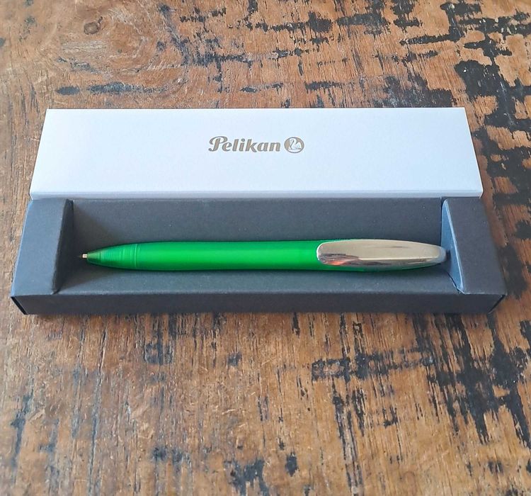 химикалка Pelikan Пеликан с метален клип рядък модел Германия