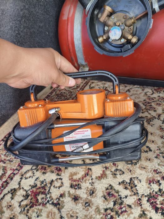 Продам авто компрессор для шин