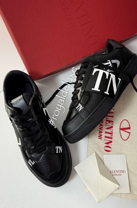 Adidași bărbați Valentinno