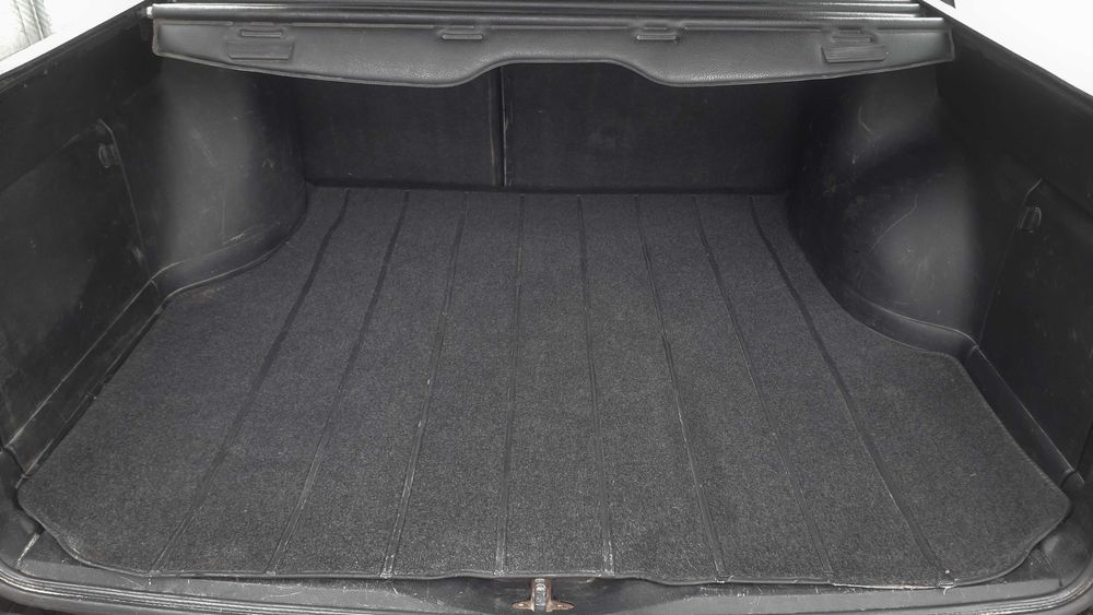 На Пассат В3 Универсал , Коврик в багажник