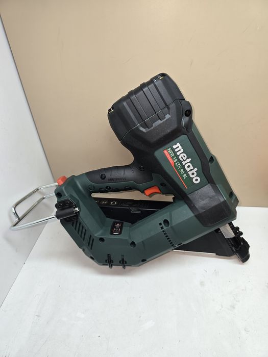 Акумулаторен такер за пирони от 50 до 90мм  Metabo 18V NFR 18 LTX 90
