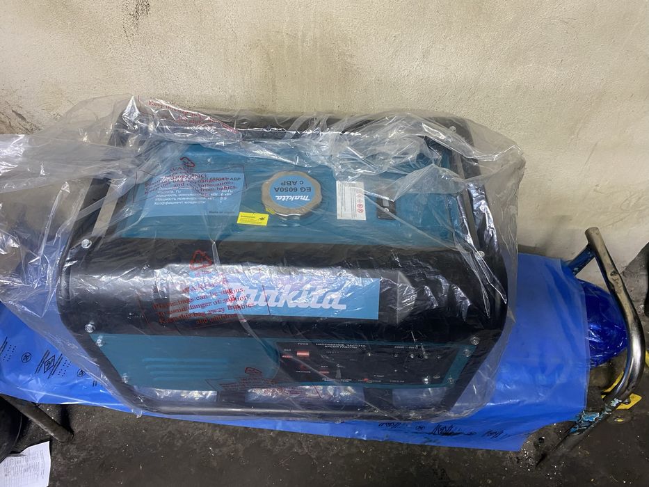 Генератор Makita