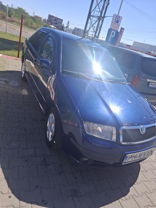 Vând skoda fabia sedan albastru metalizat
