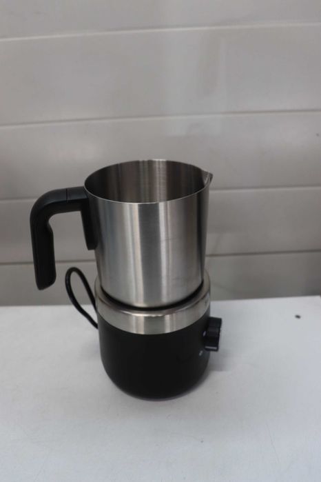 Пенообразувател за мляко Severin SM 3588 (Черен) 550W, лек ДЕФЕКТ