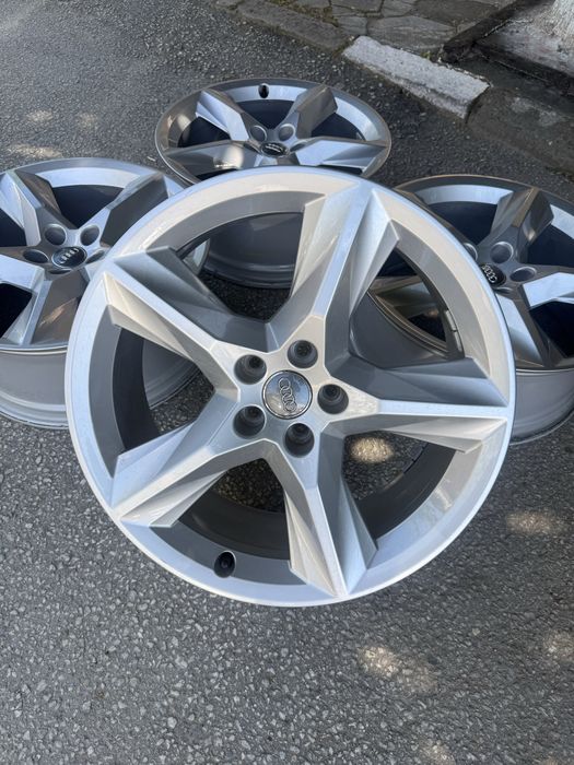 Оригинални Лети Джанти за Audi 4M — 19" 5x112 8J ET28 (4M0601025F)