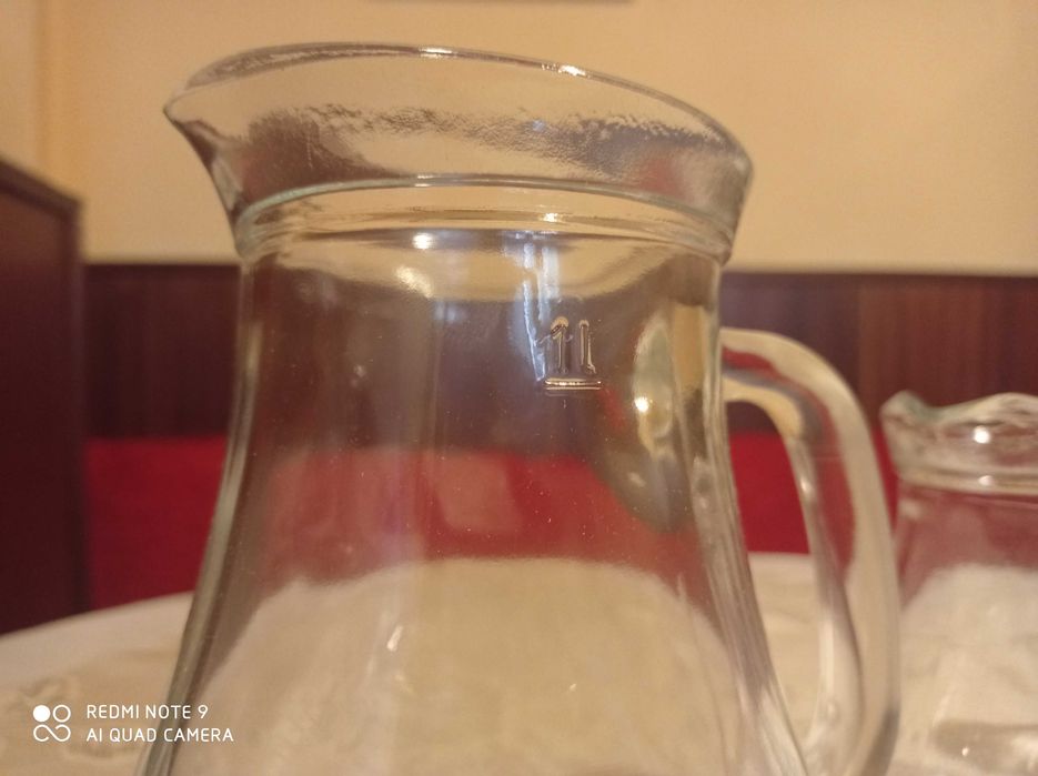 Продавам комплект стъклени кани „Пашабахче”.