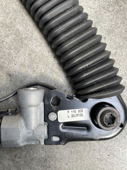 pretensioner centura stanga fata Bmw seria 5 F10, 7 F01 cod 9115305