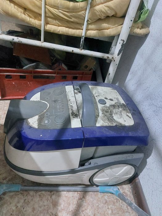 Продам пилесос .