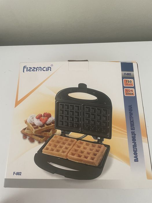Продам вафельницу новую