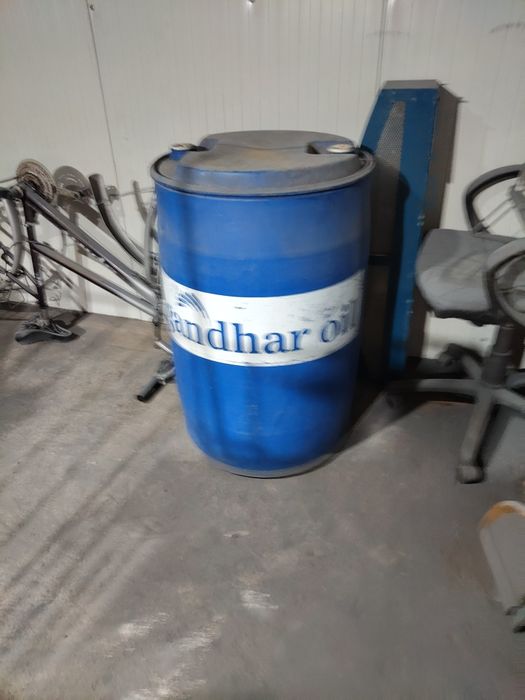 Butoi din plastic 200 litri calitate foarte buna