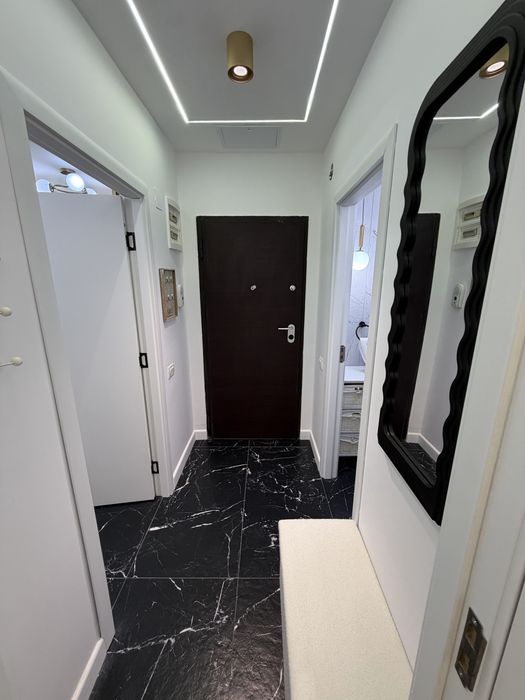 DE ÎNCHIRIAT – STUDIO PREMIUM  in Cosmopolis Vedere la piscina /parcare
