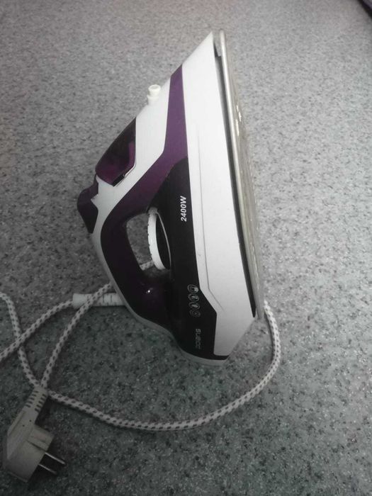 Утюг с пароувлажнителем