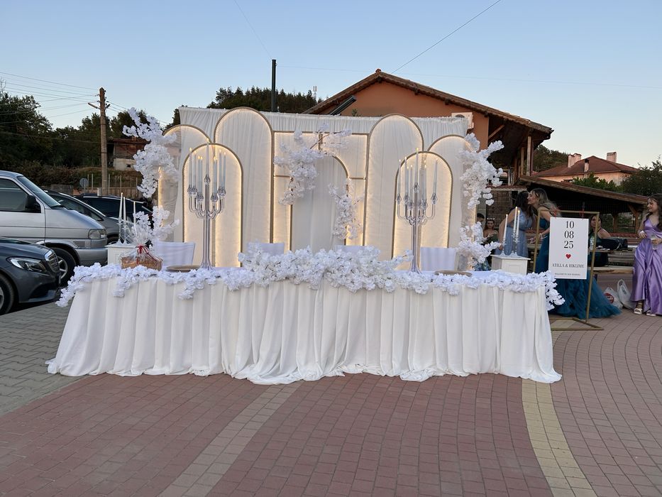 Комплект арки с плат и осветление за декорация на тържества