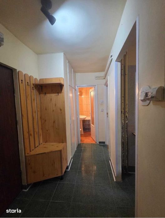 Apartament cu 2 camere decomandate, etaj intermediar