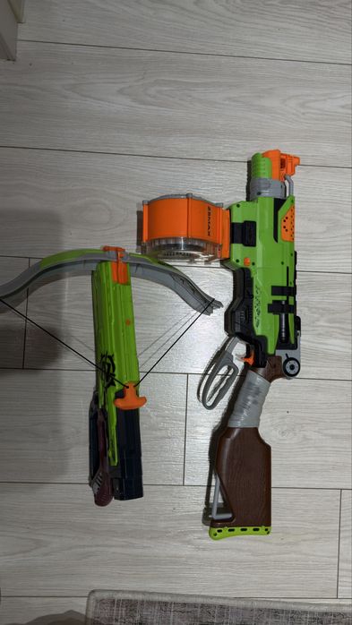 Продам две штуки Nerf Zombie Strike SlingFire