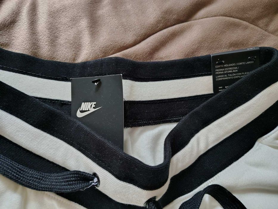 NIKE Мъжки анзуг L размер ново