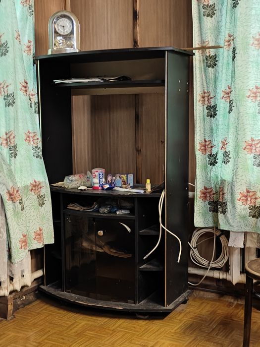 Продам полку под телевизор