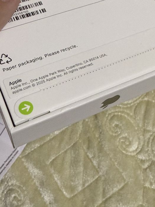 Продам новый 17 apple air 256гб