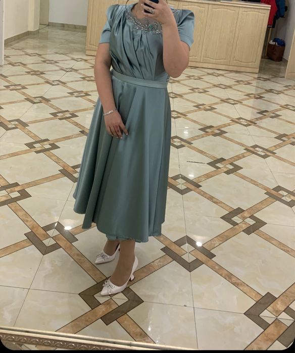 Платье вечернее