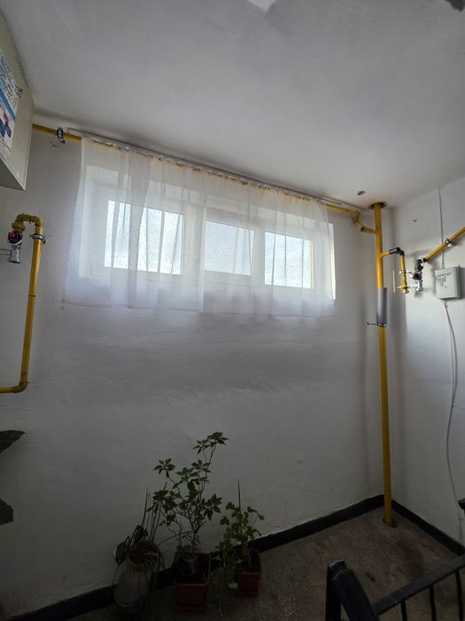 De vanzare apart. 2 cam. decomandat,transf. in 3, etaj 3,2 balcoane, Crihala/Carrefour