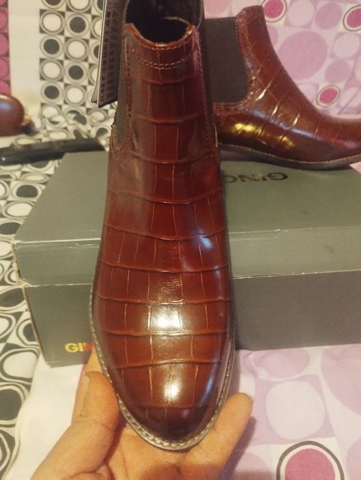 Ghete firma GINO ROSSI