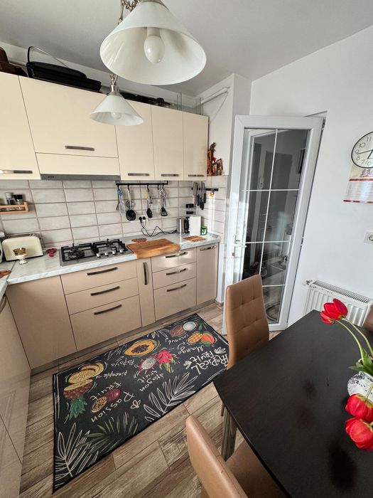 Vand apartament 2 camere decomandat,ultracentral