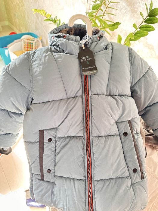 Продам куртку новую, заказали сыну размер не подошел