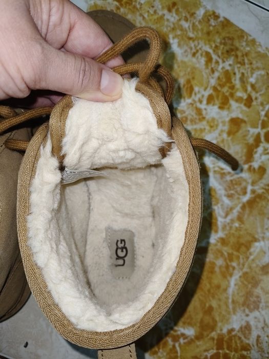 Ghete UGG cumpărate de Crăciun