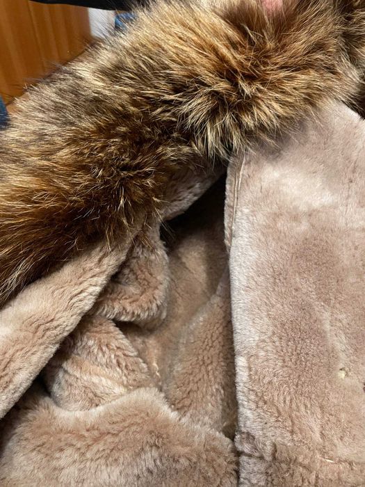 Geacă damă piele naturală, îmblănită, cu guler de vulpe polară brună