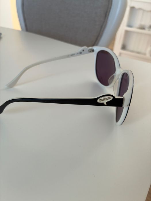 Слънчеви очилa Moschino