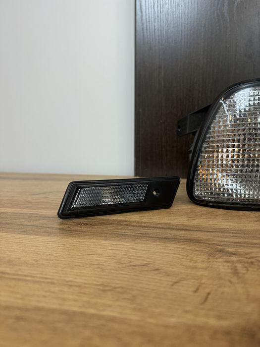 Дымчатые поворотники Бмв Е34