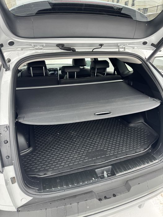 Шторка багажника