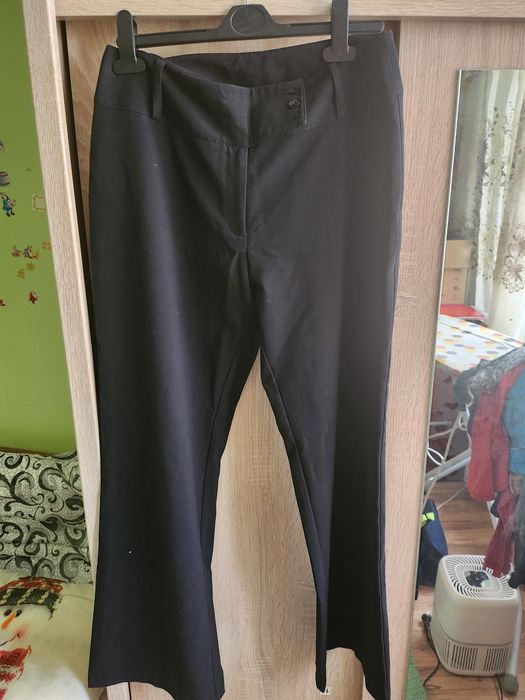 Pantaloni noi confecționați pentru UK