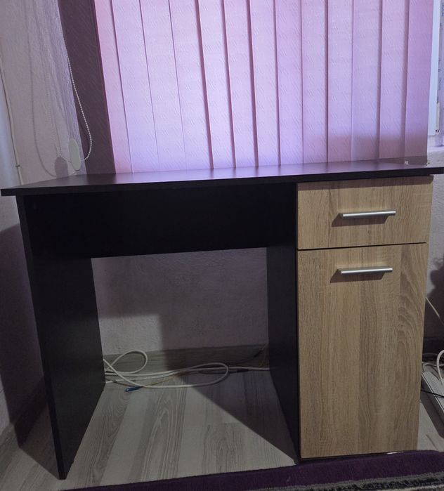 Продавам Бюро венге + дъб сонома