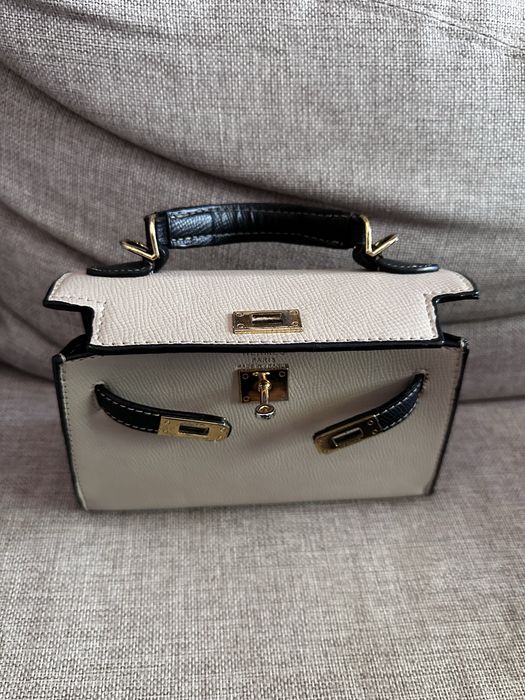 Мини чанта Hermes в цвят бежово и черно с минимални следи от употреба