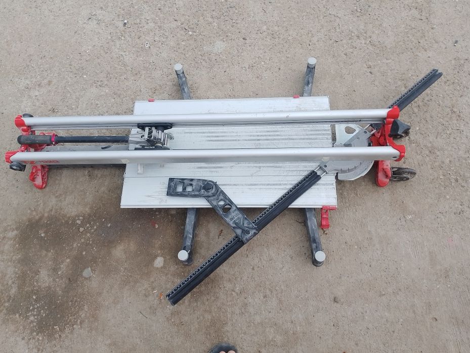 Se vinde mașină de tăiat Ruby 100cm