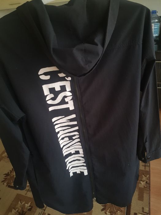 Продам ветровку плащ