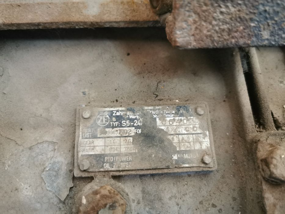 Продавам дизелов двигател Ford