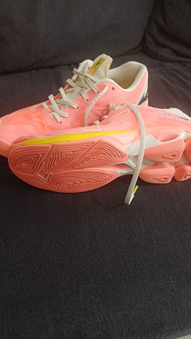 MIZUNO Wave Lightning Z7 women