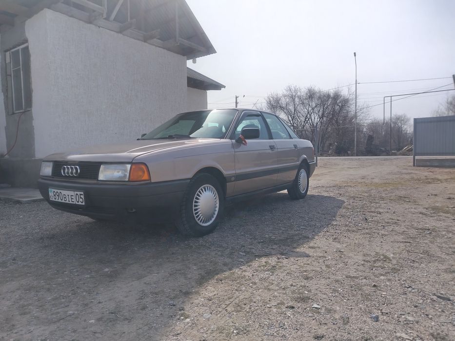 Audi 80 b3. 1.8 моно кпп Автомат