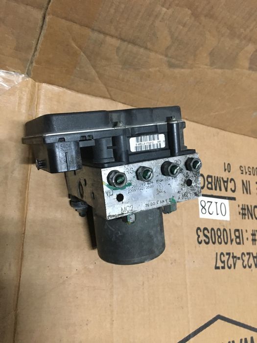 Pompa ABS Dacia Duster cod 0265252424 8201304731