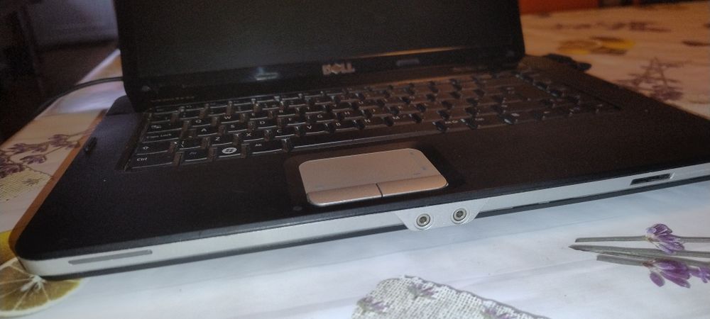 Dell Vostro , 6gb ram , ssd.