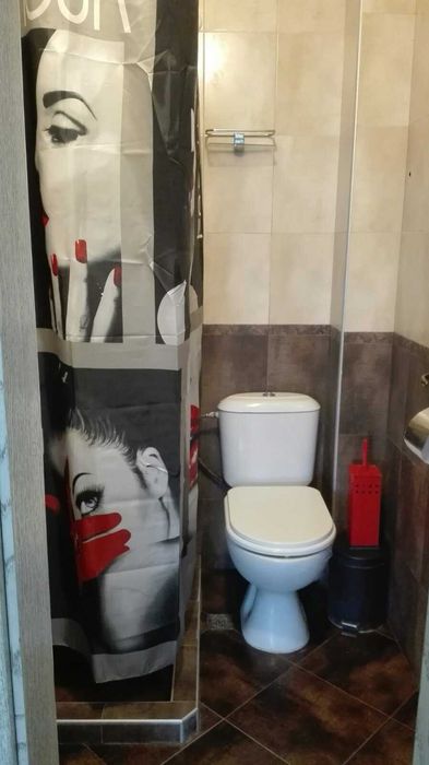 Дава се под наем Тристаен апартамент в Свиленград - 96 кв.м за 484.5 € - Снимка #9