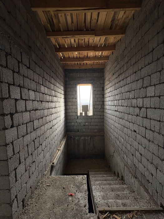 Продается недостроенный дом