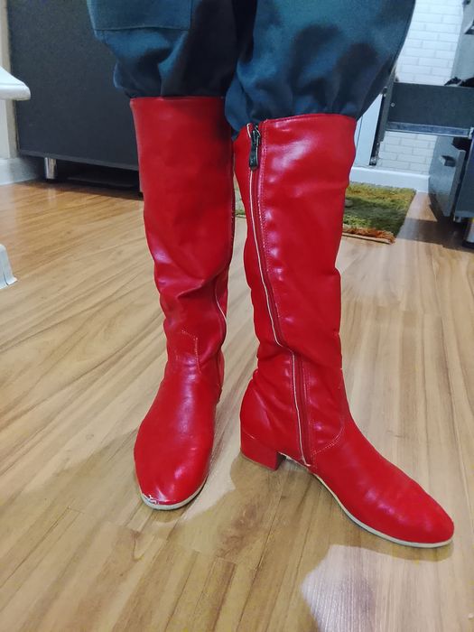 Сапоги красные кожанные