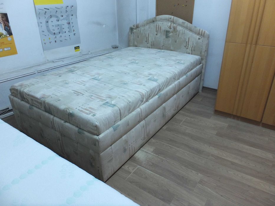 Pat dormitor frumos tapitat senior 120x200 cu lada de lenjerie/saltea